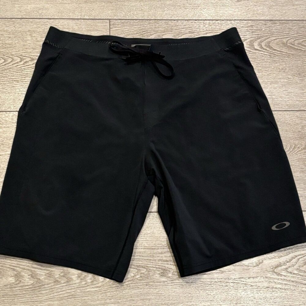 Oakley Board Shorts‎ Mens 34 Black Swim Trunks Surf Drawstring Performance Beach